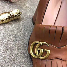 Load image into Gallery viewer, Gucci Women Leather Mid-Heel Pump with Fringe 5.1cm Heel-Brown