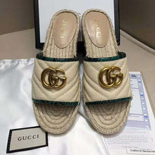 Load image into Gallery viewer, Gucci Women Online Exclusive Chevron Raffia Espadrille Slide with Double G-Sandy