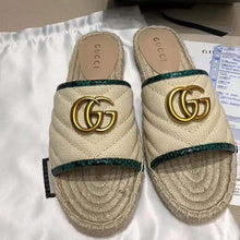 Load image into Gallery viewer, Gucci Women Online Exclusive Chevron Raffia Espadrille Slide with Double G-Sandy
