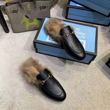 Load image into Gallery viewer, Gucci Women Princetown Leather Slipper with Lamb Wool-Black