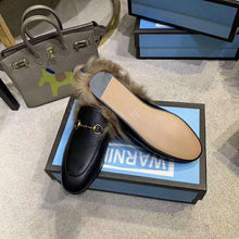 Load image into Gallery viewer, Gucci Women Princetown Leather Slipper with Lamb Wool-Black