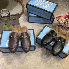Load image into Gallery viewer, Gucci Women Princetown Leather Slipper with Lamb Wool-Black