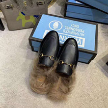 Load image into Gallery viewer, Gucci Women Princetown Leather Slipper with Lamb Wool-Black
