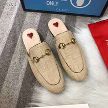 Load image into Gallery viewer, Gucci Women Princetown Raffia Slipper 1cm Heel-Sandy