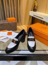 Load image into Gallery viewer, Hermes Elysee Pump Black/White