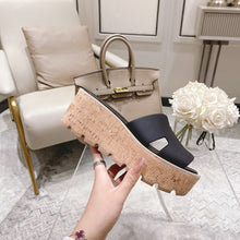 Load image into Gallery viewer, Hermes Eze 30 Sandal Black