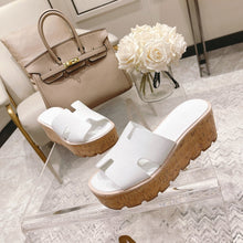 Load image into Gallery viewer, Hermes Eze 30 Sandal White