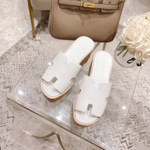 Load image into Gallery viewer, Hermes Eze 30 Sandal White