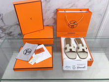 Load image into Gallery viewer, Hermes Oran Sandal Beige