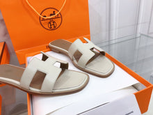 Load image into Gallery viewer, Hermes Oran Sandal Beige