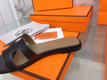 Load image into Gallery viewer, Hermes Oran Sandal Black
