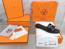 Load image into Gallery viewer, Hermes Oran Sandal Black