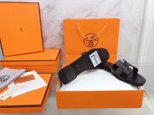 Load image into Gallery viewer, Hermes Oran Sandal Black
