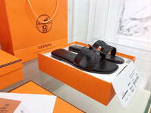 Load image into Gallery viewer, Hermes Oran Sandal Black