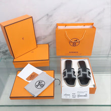 Load image into Gallery viewer, Hermes Oran Sandal Black/Silver