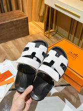 Load image into Gallery viewer, Hermes Oran Sandal Black/White