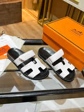 Load image into Gallery viewer, Hermes Oran Sandal Black/White
