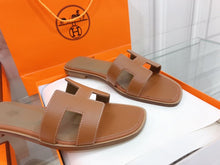 Load image into Gallery viewer, Hermes Oran Sandal Brown