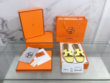 Load image into Gallery viewer, Hermes Oran Sandal Cream