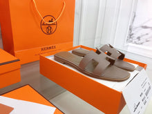 Load image into Gallery viewer, Hermes Oran Sandal Grey