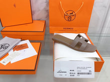 Load image into Gallery viewer, Hermes Oran Sandal Grey