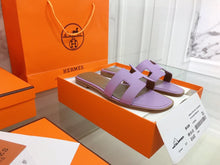 Load image into Gallery viewer, Hermes Oran Sandal Jade