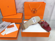 Load image into Gallery viewer, Hermes Oran Sandal Red