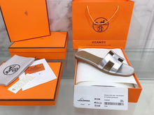 Load image into Gallery viewer, Hermes Oran Sandal Silver