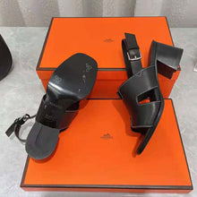 Load image into Gallery viewer, Hermes Women Elbe 60 Sandal in Calfskin Leather-Black
