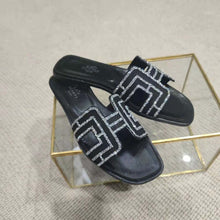 Load image into Gallery viewer, Hermes Women Oran Sandal in Suede Goatskin-Black