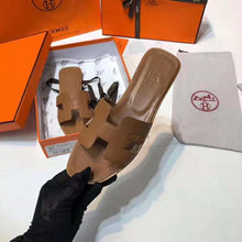 Load image into Gallery viewer, Hermes Women Oran Sandal Patent Calfskin Iconic "H"-Brown