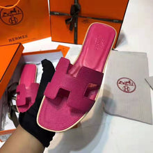 Load image into Gallery viewer, Hermes Women Oran Sandal Patent Calfskin Iconic "H"-Rose