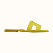Load image into Gallery viewer, Hermes Women Oran Sandal Patent Calfskin Iconic "H"-Yellow