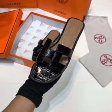 Load image into Gallery viewer, Hermes Women Oran Sandal Smooth Mississippiensis Alligator Iconic "H" Cut-Out