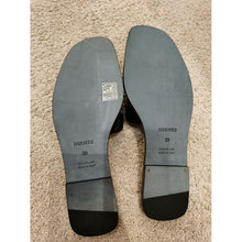 Load image into Gallery viewer, Hermes Women Oran Sandal Smooth Mississippiensis Alligator Iconic "H" Cut-Out