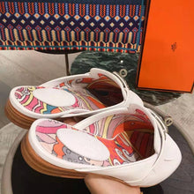 Load image into Gallery viewer, Hermes Women Oz Mule Goatskin "Brides De Gala Shadow"-White