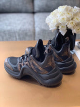 Load image into Gallery viewer, Louis Vuitton Archlight Sneakers Calfskin Leather Fall/Winter 2019 Collection 1A589P Black/Brown