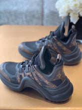 Load image into Gallery viewer, Louis Vuitton Archlight Sneakers Calfskin Leather Fall/Winter 2019 Collection 1A589P Black/Brown