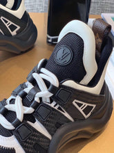Load image into Gallery viewer, Louis Vuitton Archlight Sneakers Calfskin Leather Fall/Winter Collection Black/White