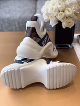 Load image into Gallery viewer, Louis Vuitton Archlight Sneakers Calfskin Leather Fall/Winter Collection White/Black/Brown