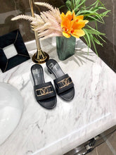 Load image into Gallery viewer, Louis Vuitton Lock It Mules Calfskin Leather Spring/Summer Collection Black