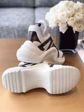 Load image into Gallery viewer, Louis Vuitton LV Archlight Sneaker Patent Monogram Material And Technical Fabrics White For Women LV 1A43L1