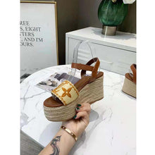 Load image into Gallery viewer, Louis Vuitton LV Women Boundary Wedge Sandal Cognac Brown Raffia Rope Sole Rubber Outsole