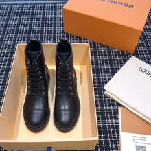 Load image into Gallery viewer, Louis Vuitton Wonderland Flat Ranger Heart Print Calfskin Leather Fall/Winter Collection Black