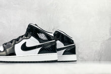 Load image into Gallery viewer, Nike Dunk Air Jordan Black/White Women