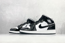 Load image into Gallery viewer, Nike Dunk Air Jordan Black/White Women