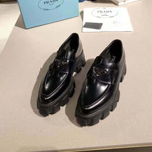 Load image into Gallery viewer, Prada Women Monolith Pointy Brushed Leather Loafers-Black